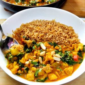 Creamy peanut soup with wholegrain rice