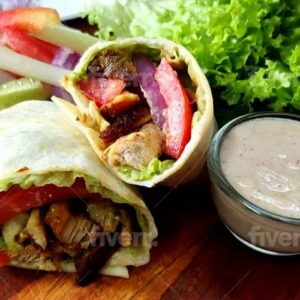 chicken shawarma and dip with veggie